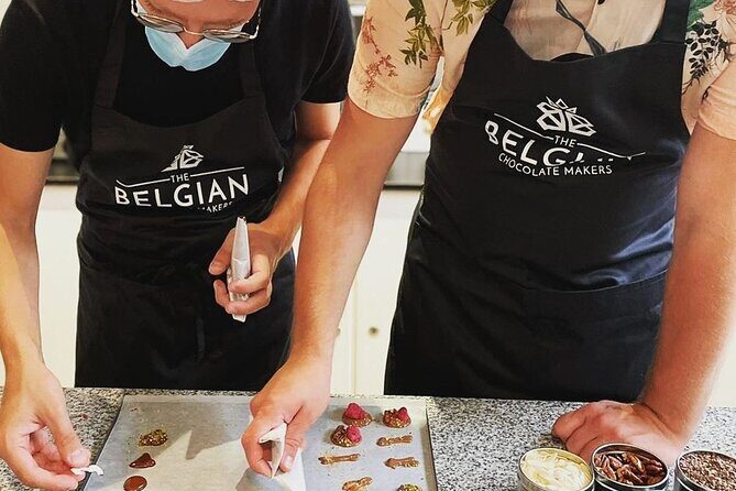 1.5h Belgian Chocolate Workshop in Brussels (bean to bar) - Cacao tasting: why the bitter bean is part of the lesson