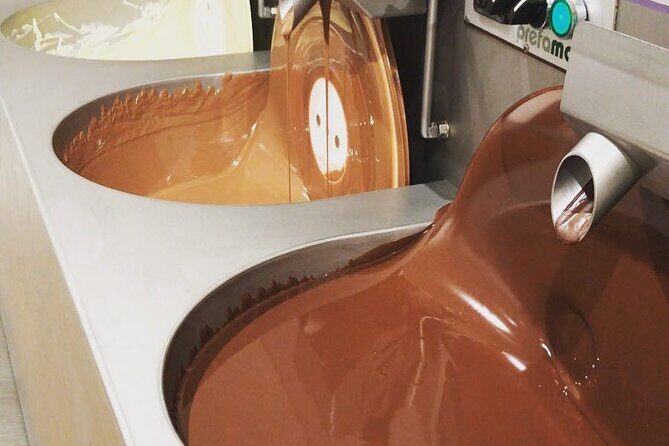 1.5h Belgian Chocolate Workshop in Brussels (bean to bar) - The VIP upgrade: champagne and the apron you’ll actually keep