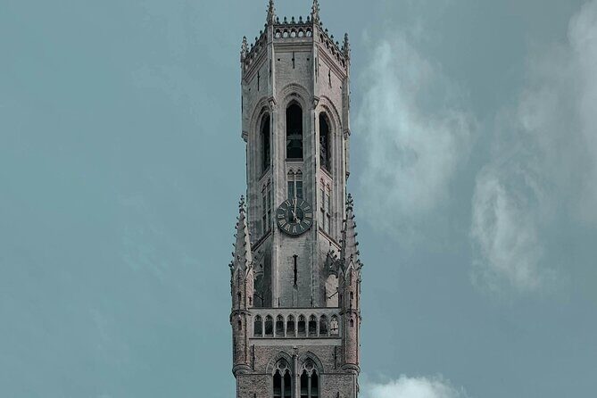 2-Hour Historical Walking Tour in Bruges with Praline Included - Belfry to Praalboog Pro Patria: wealth, conflict, and independence