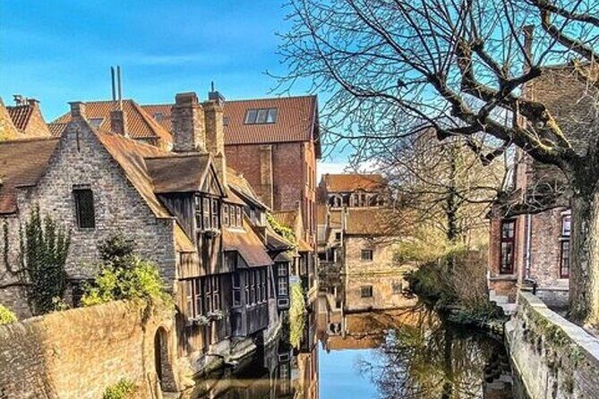 2-Hour Medieval Walk and Chocolate Tasting in Bruges - Gruuthusestraat and De Halve Maan: medieval streets, real neighborhoods