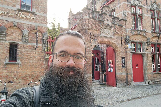 2-Hour Private Walking Tour of Bruges - Money stories: stinking rich and the bridge material detail