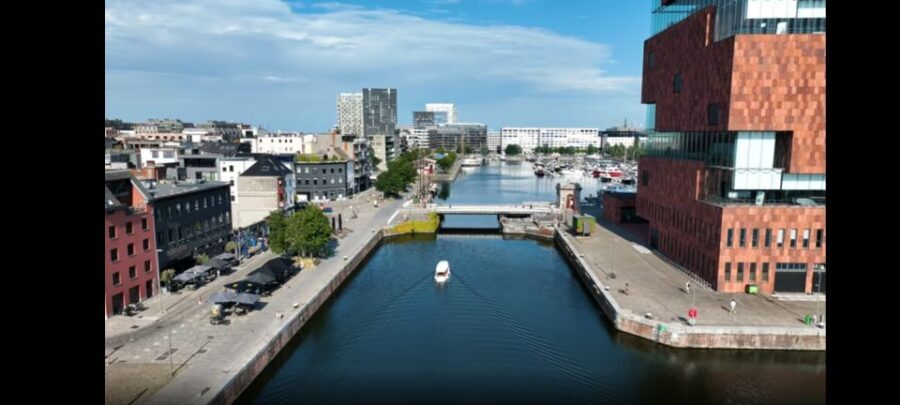 Antwerp: Private Old Harbour Boat Tour Incl. Drinks & Snacks - Drinks, snacks, and optional champagne: worth planning around