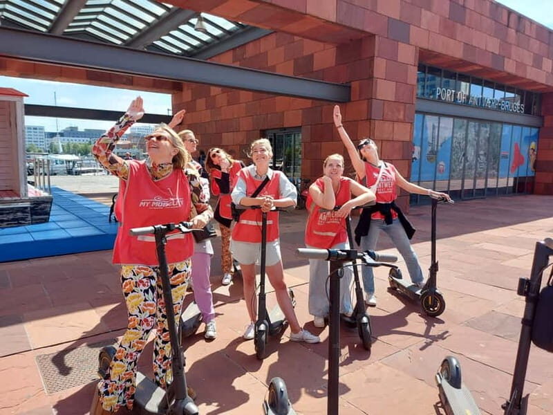 Antwerp: The Big Five City Highlights E-kickscooter Tour - Guides: pacing and explanations that keep it fun