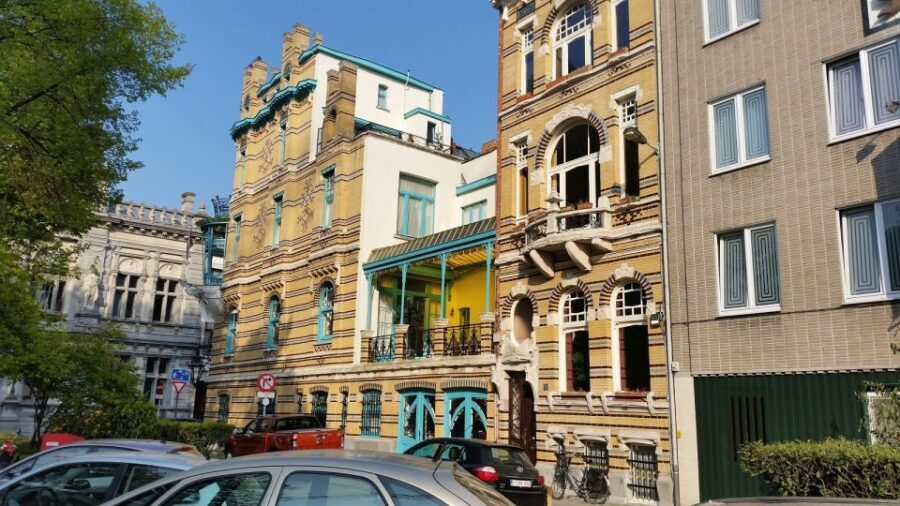 Antwerp: Walking Tour from Steen to Central Station - A Smart 150-Minute Route From Steen to Central Station