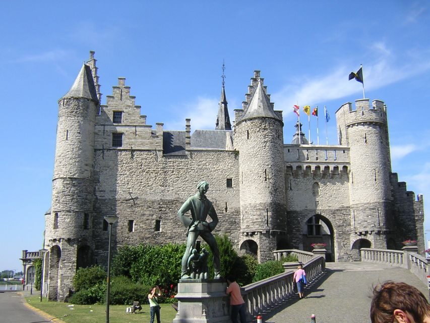 Antwerp: Walking Tour from Steen to Central Station - The Diamond Jewish District by Central Station