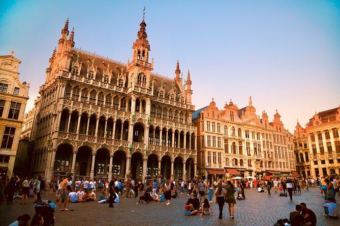 Architecture Tour of Brussels - La Bourse de Bruxelles: the square-to-stock-exchange story