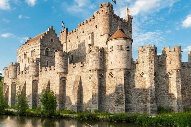 AudioGuide Ghent - Korenmarkt Again: Architectural Daring You Can Spot