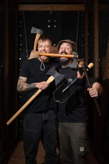Axe Throwing Experience - WoodCutter Brussels in Real Life: a friendly axe-throwing bar game