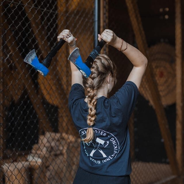 Axe Throwing Experience - The Bar and Beer Part: what’s included and what’s not