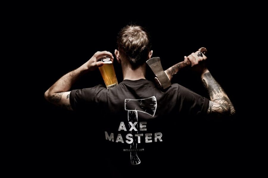 AXE THROWING EXPERIENCE IN ANTWERP - Your private lane setup at WoodCutter (and why it’s better than you think)