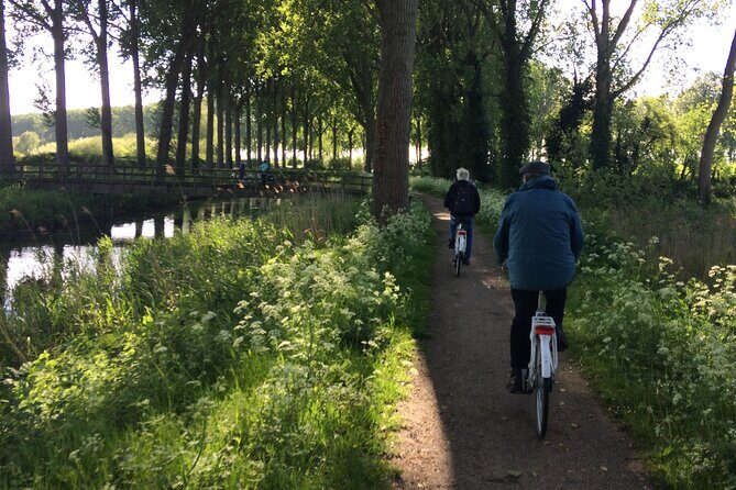 BikeTour Bruges & Damme in Spanish and English - The Damme Canal ride: where the day-trip feeling really starts