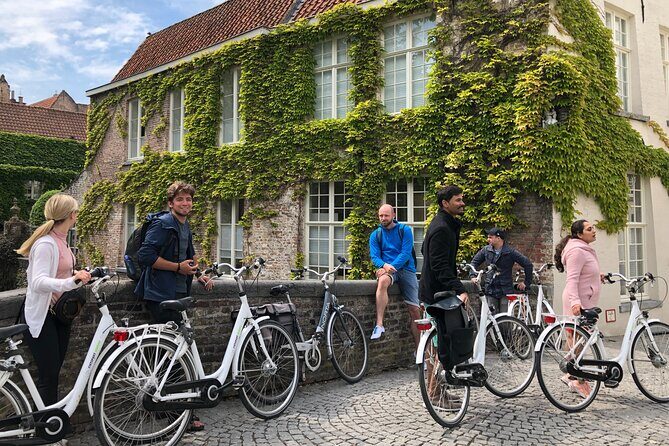 BikeTour Bruges & Damme in Spanish and English - Starting point at Fietspunt Bruges: practical logistics that set you up for an easy ride