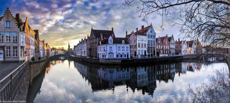 Bruges: 1.5-Hour Dark Side of Bruges Private Tour - Where you meet: Markt 14, the Christmas Market twist, and the red umbrella