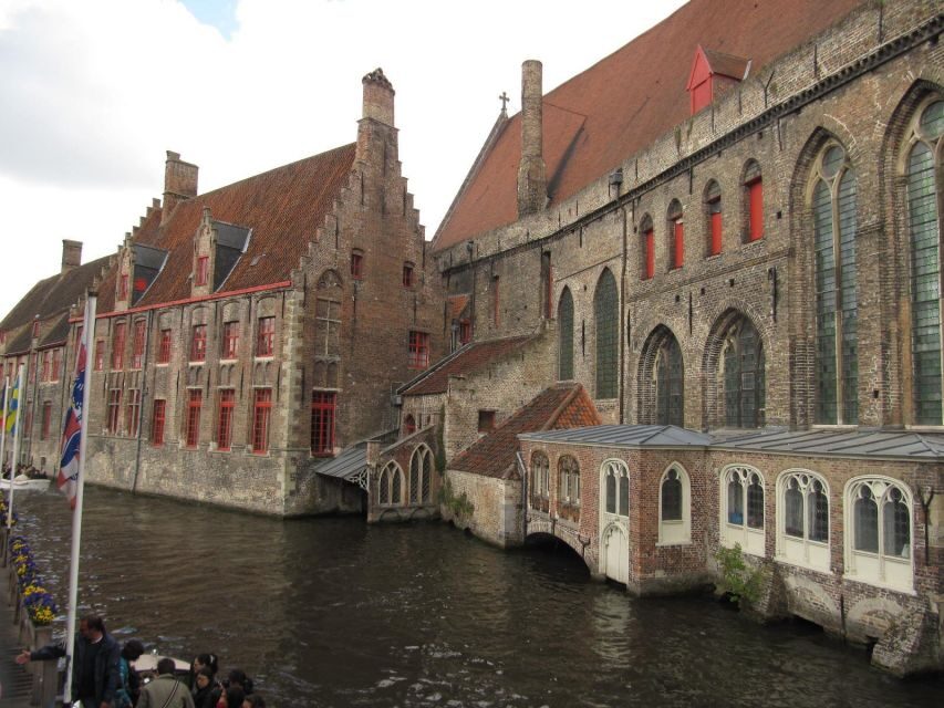 Bruges: 2.5-Hr Walking Tour from train station to Markt - Beguinage, Lake of Love, and Hans Memling at St. John’s Hospital