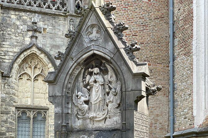 Bruges by a Local: Exciting Stories, Mysteries, People and Choco - The Markt (About 15 Minutes): Bruges’ Main Stage in One Stop