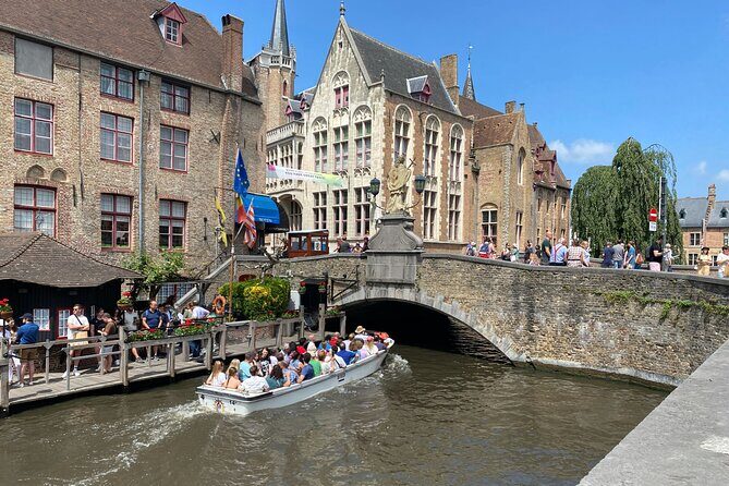 Bruges by a Local: Exciting Stories, Mysteries, People and Choco - Burg Square (About 12 Minutes): The Start Point Feeling