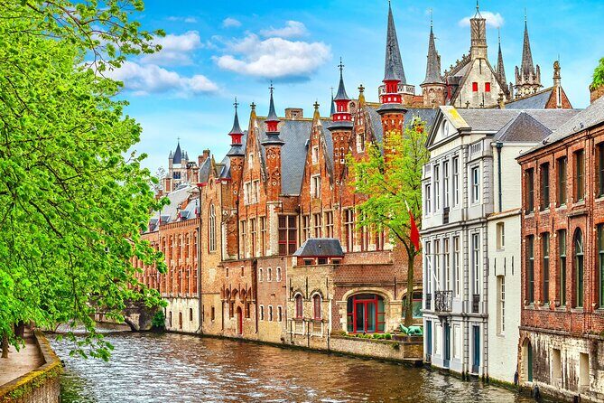 Bruges Charms and Gems Tour for Cruise Passengers - Walking time, group size, and the one rule that matters most