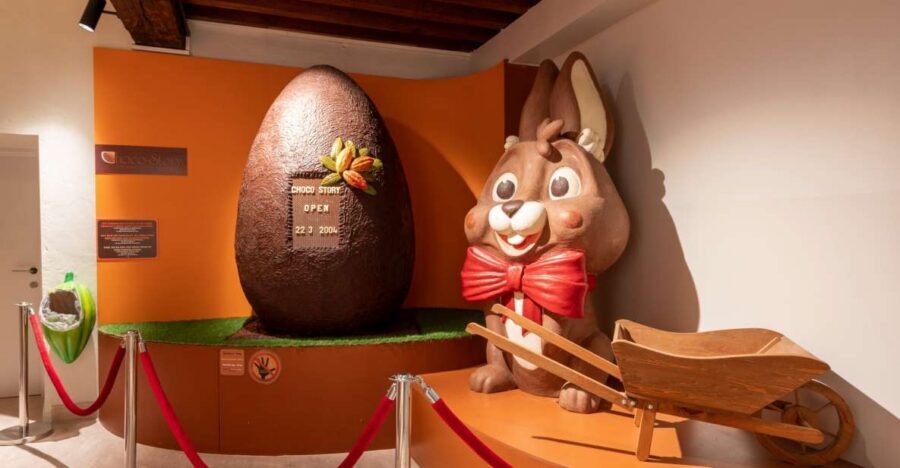 Bruges: Choco-Story Chocolate Museum Guided Tour w/Tastings - Audio-guided touring: how you experience the story (and what to expect)
