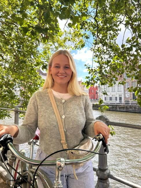 Bruges: City Bike Tour with a Local - Why a cruiser bike in Bruges feels smarter than walking