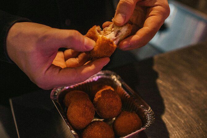 Bruges Food Tour with Full Meal & Drinks by Do Eat Better - How a Bruges food tour saves you time