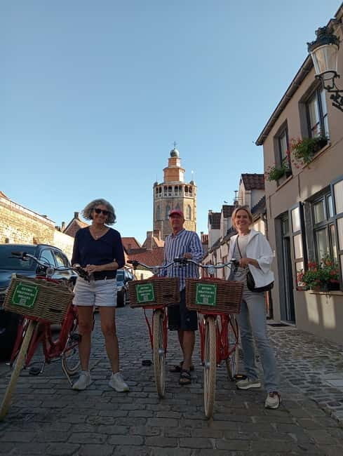Bruges: Guided Retro Bike Tour of Highlights and Hidden Gems - Why a retro bike tour fits Bruges so well