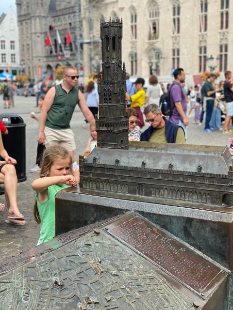 Bruges Guided Walking Tour: Stories, Mysteries and People - Rozenhoedkaai and the bridges: the Venice of the North feeling