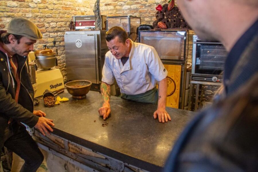 Bruges: History, Chocolate and Beer Walking Tour - From Market Legends to Chocolate Time: Pralines With a Demonstration and Tasting