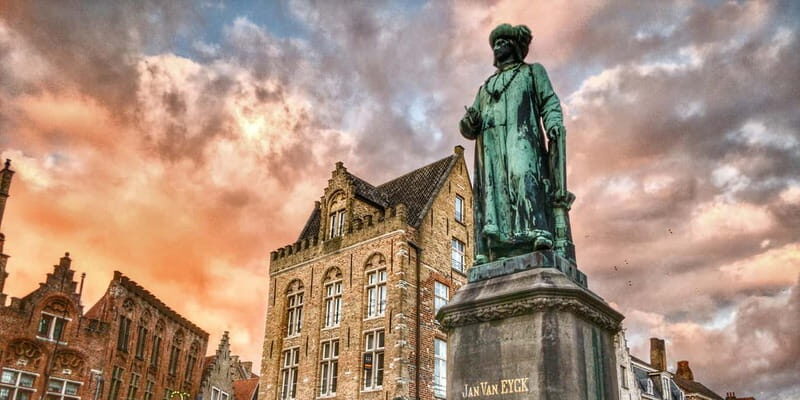 Bruges: Nightly Tales and Untold History Walking Tour - Bruges gets a second personality after dusk