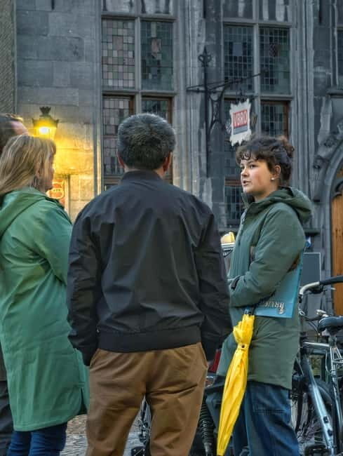 Bruges: Nightly Tales and Untold History Walking Tour - Cafe Vlissinghe and Spiegelrei: a night that feels like a stroll