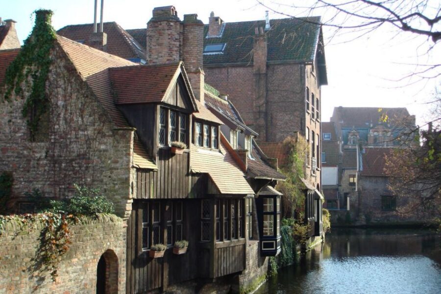 Bruges Private 2-Hour Walking Tour - Market Square to civic landmarks: the merchant city shows its cards