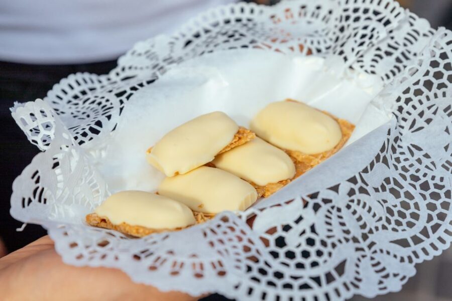 Bruges: Private Food Tour – 10 Tastings with Locals - FAQ