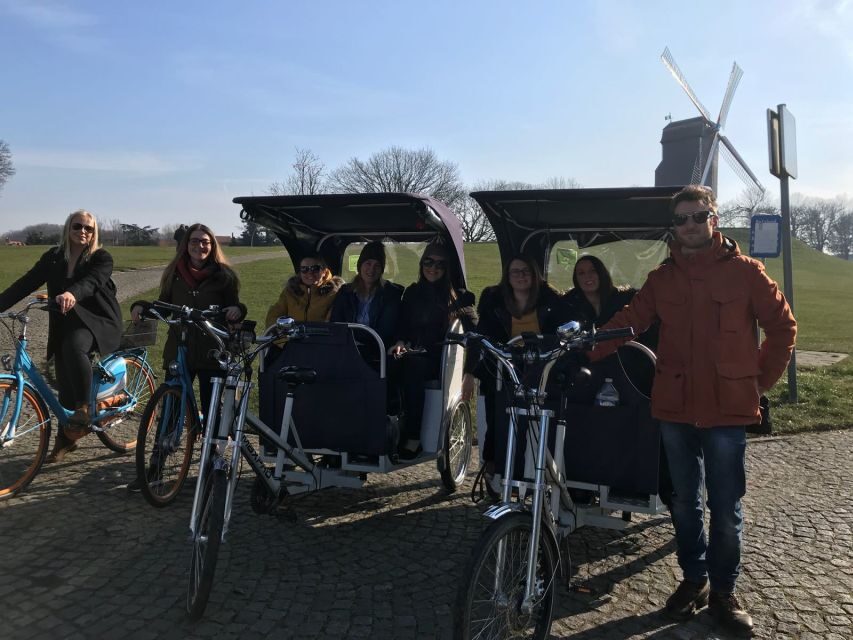Bruges: Private Guided Tour by Pedicab - Meeting on the Markt and getting oriented fast