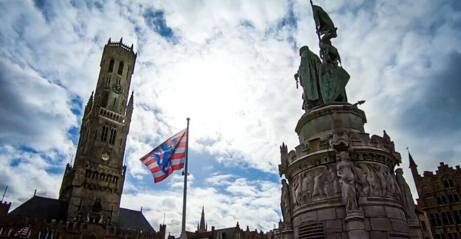 Bruges: Private Historical Highlights Walking Tour - Grote Markt Meetup: Find the Red Umbrella and Start Easy