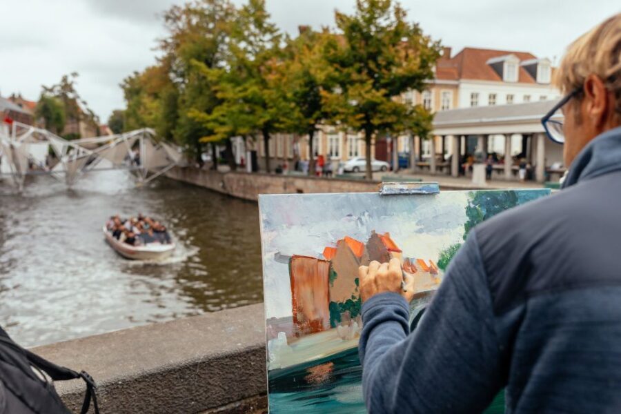 Bruges: Private Tour with Locals – Highlights & Hidden Gems - Bruges in 3 Hours: the value of a local route