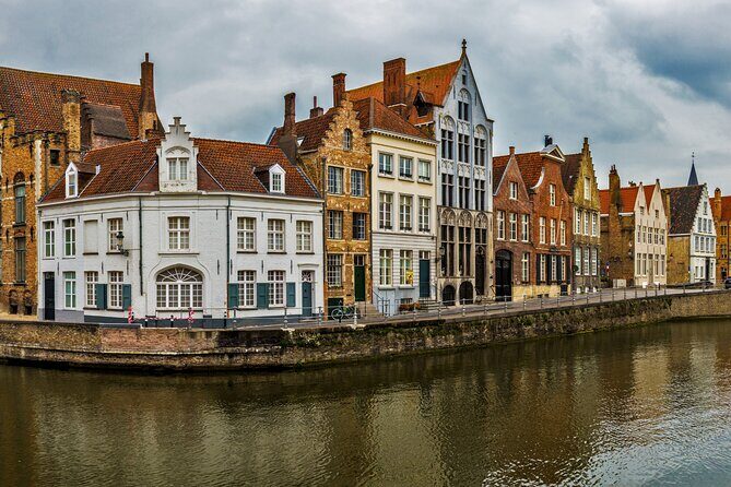 Bruges Scavenger Hunt and Highlights Self Guided Audio Tour - A scavenger hunt that makes central Bruges feel doable
