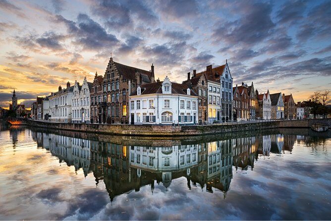 Bruges Walking Tour - Chocolalino: artisan chocolate tasting and how to spot the real thing