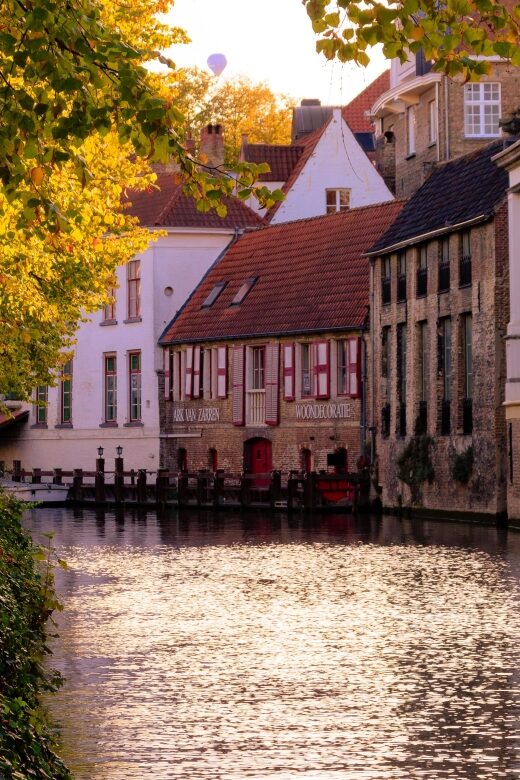 Bruges: Walking Tour, Canal Boat Trip w/Beer Tasting Option - Radio headphones in Bruges: what to bring so the tour stays smooth