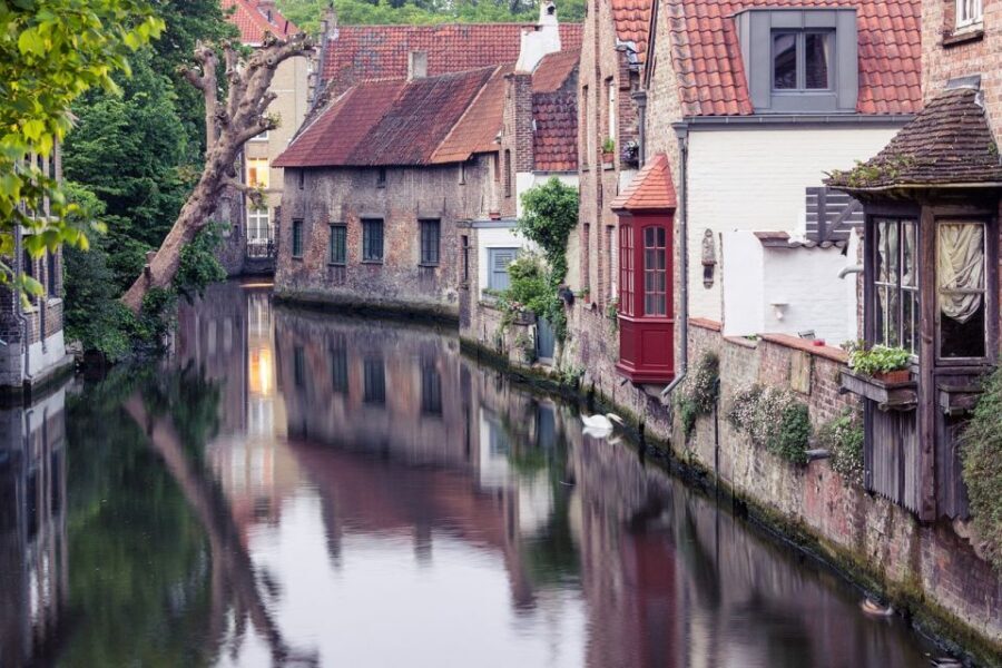 Bruges: Walking Tour, Canal Boat Trip w/Beer Tasting Option - Should you book this Bruges tour?