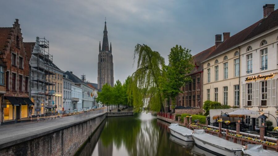 Bruges: Walking Tour, Canal Boat Trip w/Beer Tasting Option - Stop-by-stop: turning Bruges landmarks into a story you can remember