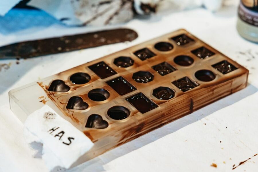 Brussels: 2.5-Hour Belgian Chocolate Making Workshop - Mendiants: assembling your chocolates with real structure