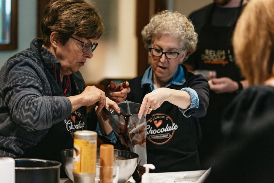 Brussels: 2.5-Hour Belgian Chocolate Making Workshop - Chocolate tasting and hot chocolate: the moment you check your work