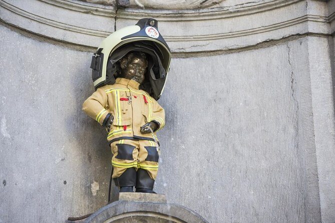 Brussels All In Tour : Belgian food, chocolate, beer, sightseeing - Place St. Gery and the lost river Zenne marker