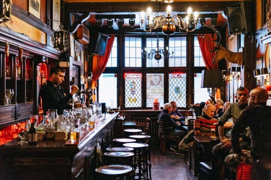 Brussels: Beer Tasting Tour with 7 Beers and Snacks - A beer tasting tour that also teaches you how Brussels drinks