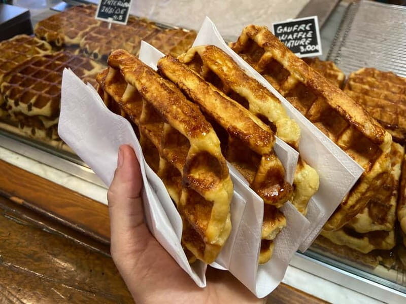 Brussels: City Center Guided Food Tour with Tastings - Sweet Stops: Liège Waffles and Belgian Chocolate
