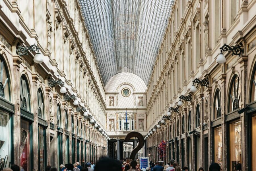 Brussels: City Highlights Walking and Tasting Tour - Manneken Pis: From Quick Gawk to a Story You’ll Remember