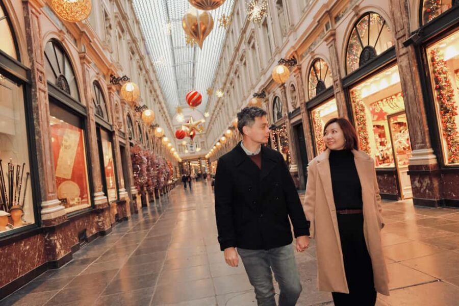 Brussels City Photoshoot With a Professional Photographer - Galleries royales Saint-Hubert: clean lines, covered light, and indoor style