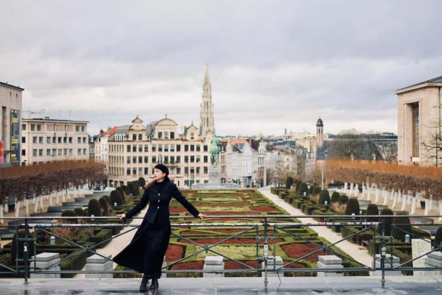 Brussels City Photoshoot With a Professional Photographer - The one-hour plan: Grand Place → Saint-Hubert Galleries → Mont des Arts → Royal Palace