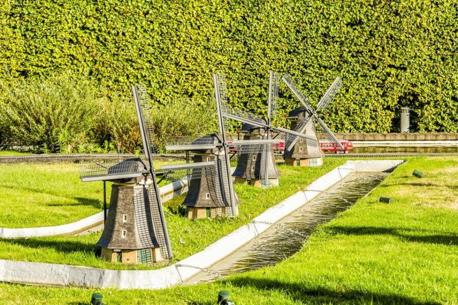 Brussels: Entry Ticket to Mini-Europe - Who should book Mini-Europe entry tickets?