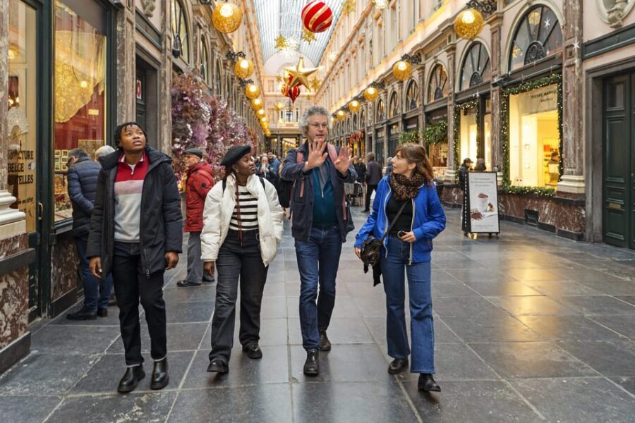 Brussels Food Tour: Main Dish, Beer, Waffle & Chocolate - Marolles to the Grand Sablon: walking Brussels between locals and visitors