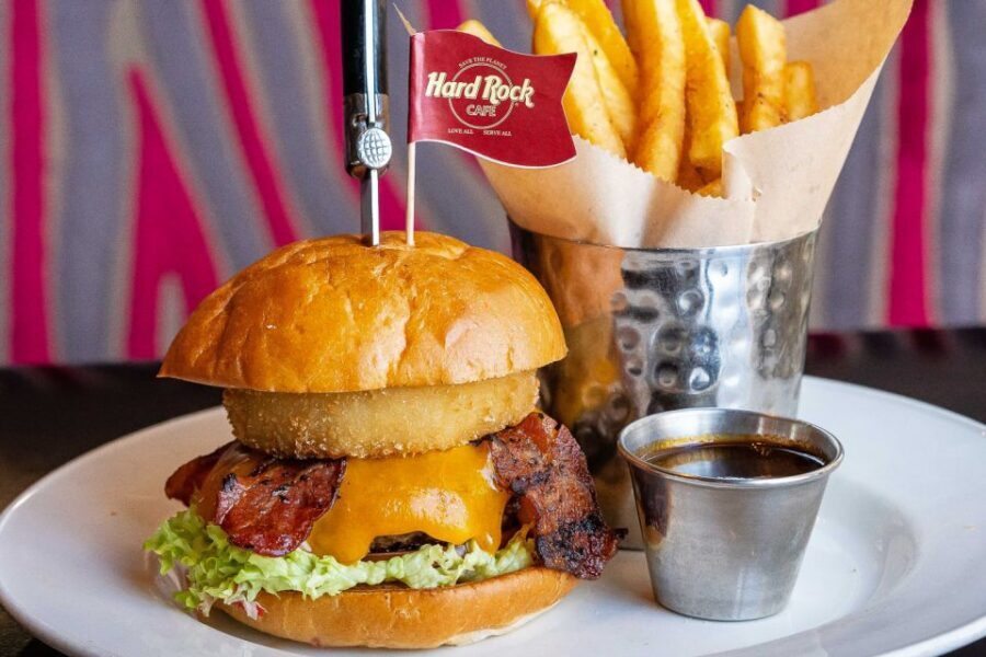 Brussels: Hard Rock Cafe with Set Menu for Lunch or Dinner - Priority Seating at the Grand Place: Less Waiting, More Enjoying